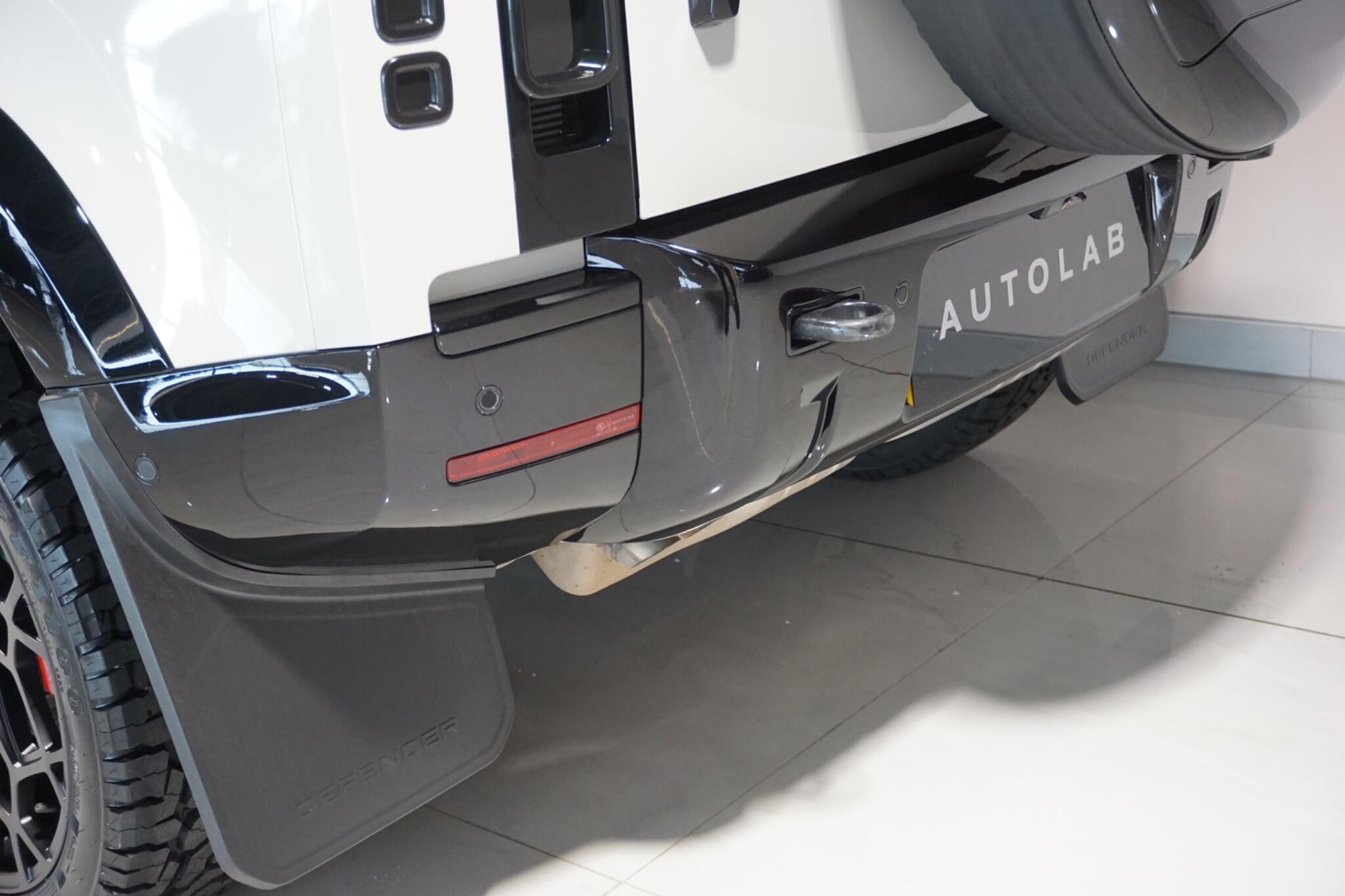 Land Rover Defender 90 3.0 D300 MHEV X-Dynamic HSE Hard Top SUV 3dr Diesel Auto 4WD SWB Euro 6 (s/s) (300 ps)